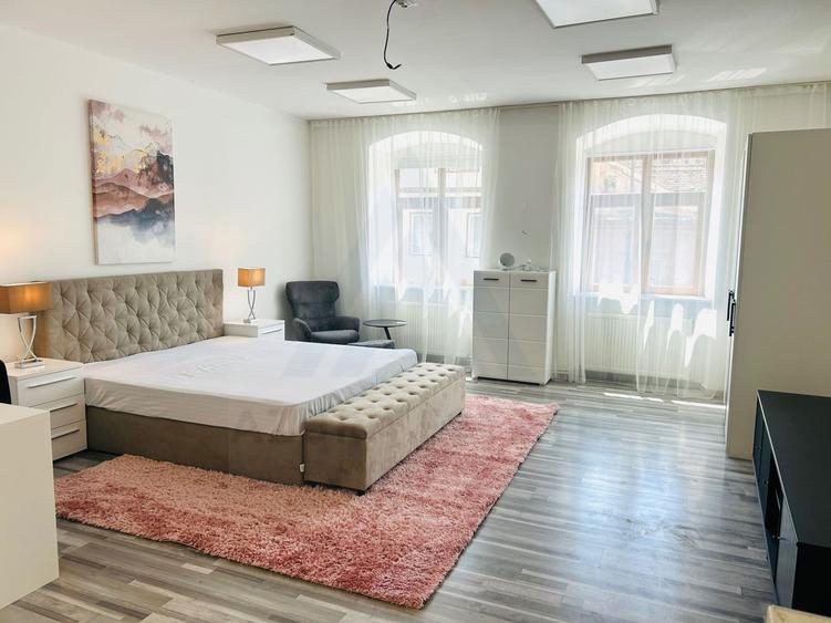 Studio modern  50 mp prima închiriere cu parcare  in zona Centrala