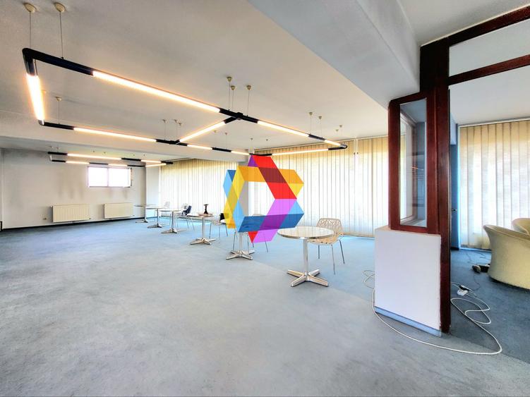 Showroom cu teren de 4450 mp #plus-imo.ro