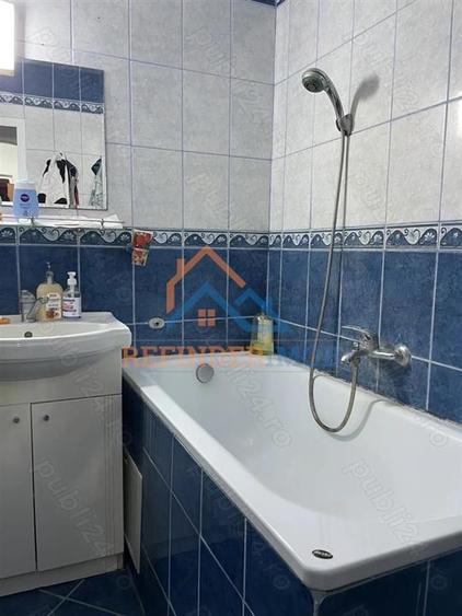 Apartament de vanzare cu 3 camere, zona Barca,68mp