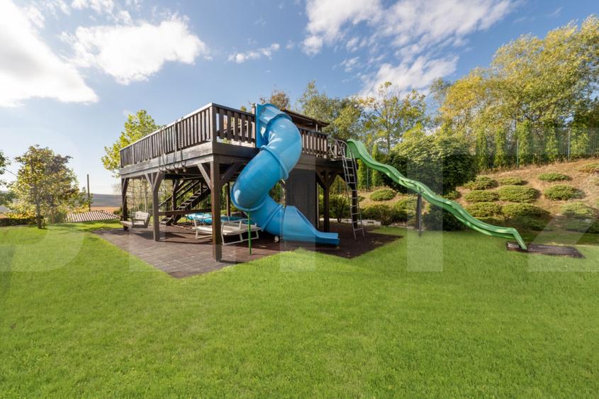 Casa individuala premium cu piscina exterioara
