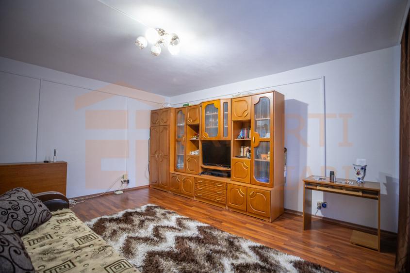 Apartament 2 camere de vânzare în zona Pod Butelii - Blocul SR