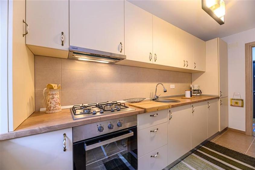 Inchiriere apartament 2 camere, Urban Coresi, et 2, mob utilat