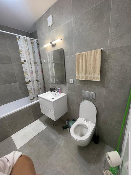 Apartament cu 3 camere, zona Baza 3, Silk District