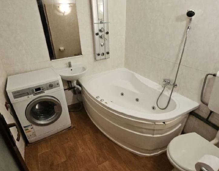 Vitan Olimpia,bl.reabilitat,decomandat,bucatarie mare,balcon inchis,AC