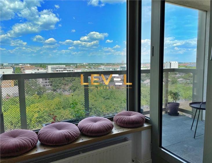 [VIDEO] Triplex Penthouse | 50 SQM Terrace | Parking Included | Philips HUE