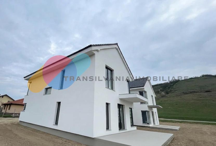 Casă individuală P+1+M cu 5 dormitoare – zona liniștită, Chinteni