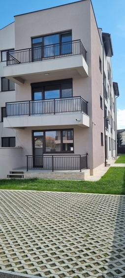 Proprietar, vand apartament 2 camere cu gradina