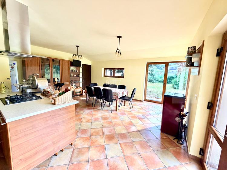 Casa 5 dormitoare, 300 mp, subsol, teren 2026 mp, zona Cetate - 15