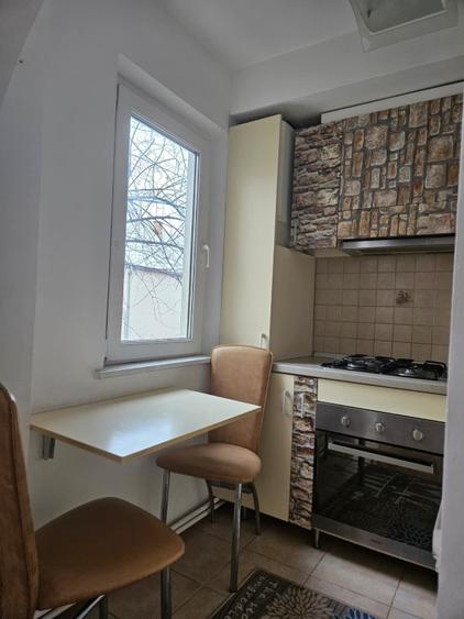 Inchiriere apartament cu 3 camere zona Sagului