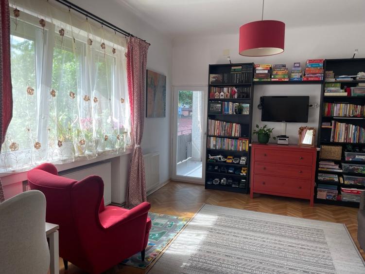 Apt. 3 camere in vilă, curte proprie + subsol 52 mp, A. Mureșanu, str. N. Iorga