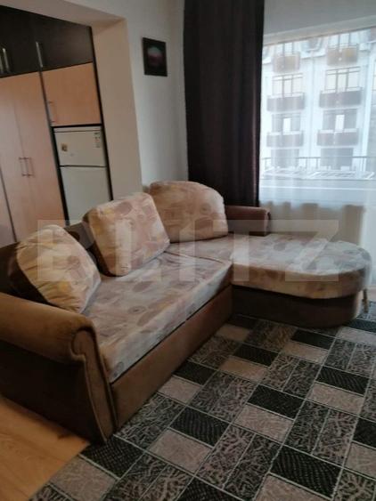 Apartament spatios de vanzare, 5 camere, 93 mp, zona Hotel Diana