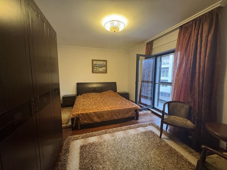 Apartament spatios cu vedere la parc, prima linie