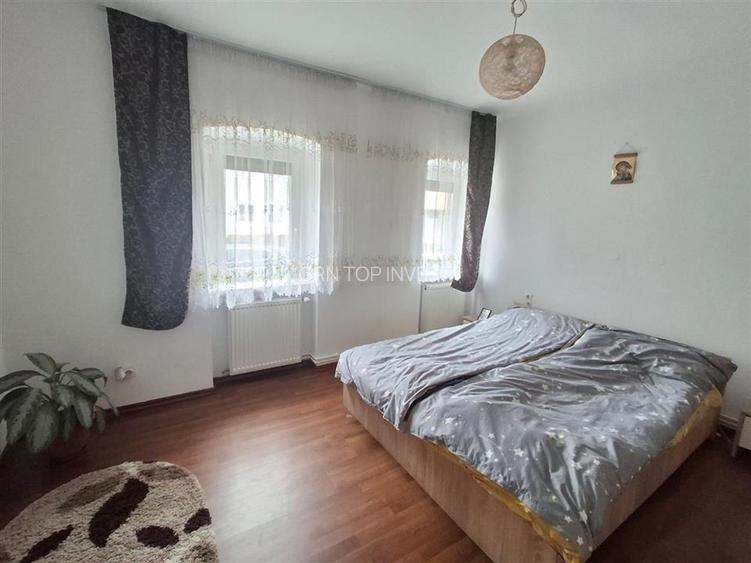 Casa formata din 2 apartamente pivnita zona Turnisor - 24