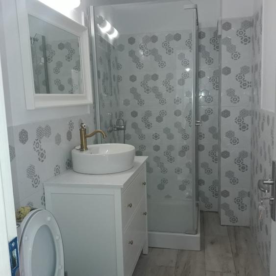 Proprietar vand apartament