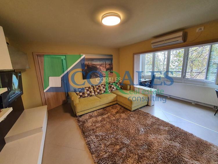 Complex. Etaj 1. Renovat complet. - 2
