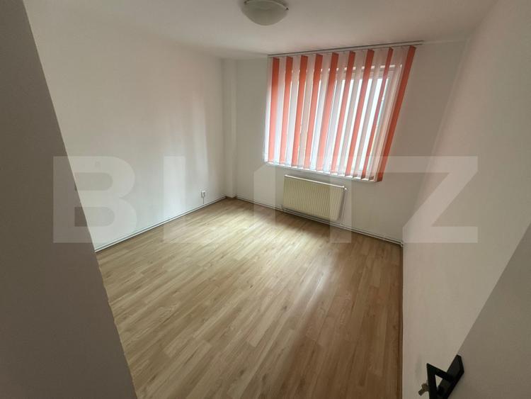 Spațiu comercial / birouri de închiriat – Zona Poli 2 – 110 mp