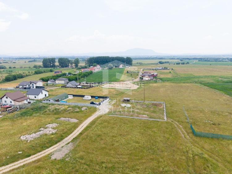 Sanpetru |Teren intravilan 733mp | 3 fronturi stradale - 8