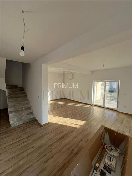 Duplex spatios - bucatarie inchisa - zona in plina dezvoltare - 4