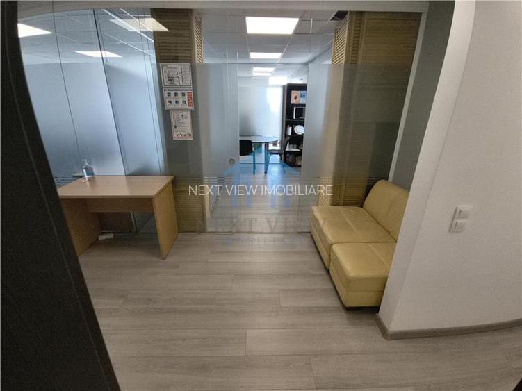 Spatiu comercial, Central - 18