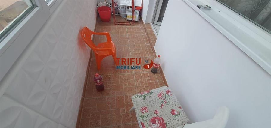 Apartament spatios cu 3 camere, 63 mp utili, etaj intermediar, zona Mercur – Alb