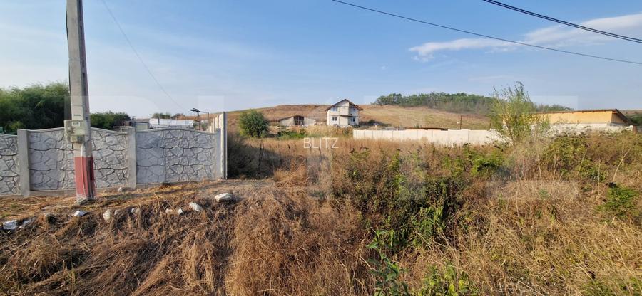 Teren intravilan ,666 mp, Sat Lesile