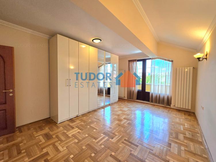 Elegant 10-Bedroom Mansion with Private Pool & Landscaped Garden