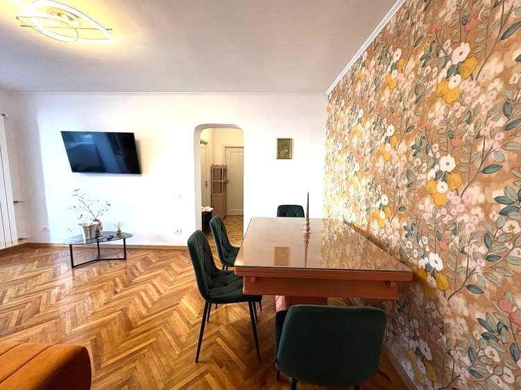 🏡 ]nchiriez Apartament cu 3 camere, 68 mp, parcare inclusă, Titan