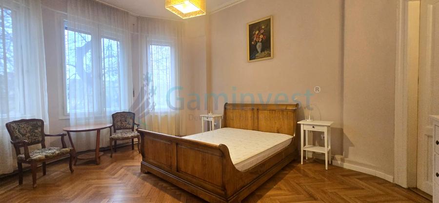 Apartament rustic-ultracentral cu 4 camere de inchiriat,Oradea,Bihor