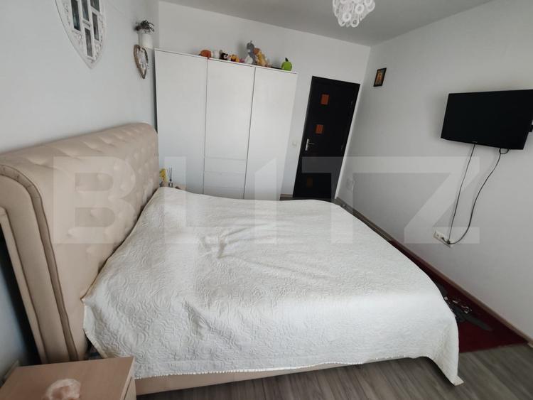 Apartament spatios, 2 camere, decomandat, 84 mp, Tractorul