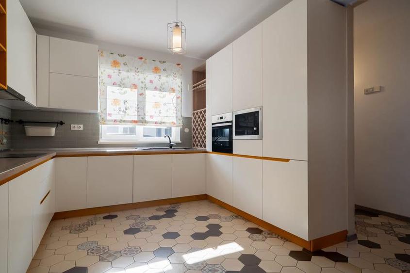 Vilă P+1 cu 4 camere, curte proprie și loc parcare – Rahova, Carefour Alexandria