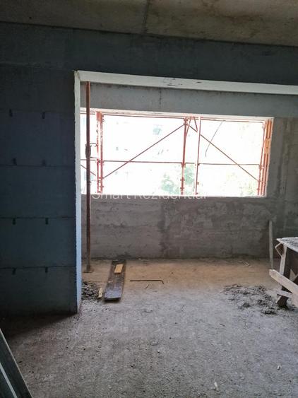 4 camere +curte proprie -Metrou Brancoveanu-Parc Oraselul Copiilor-Comision 0 - 6