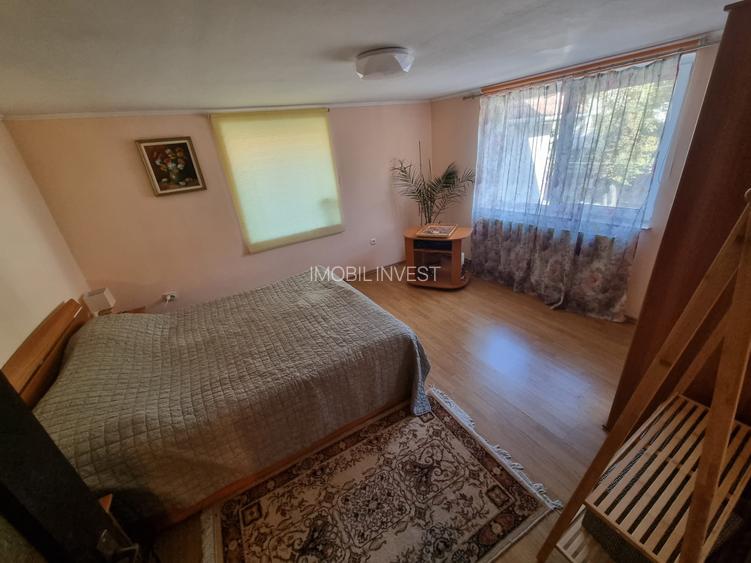 Casă individuală de vânzare – 238 mp, zonă centrală, 7 camere, garaj - 2