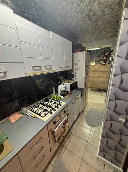 Apartament 3 camere, zona Podu Ros