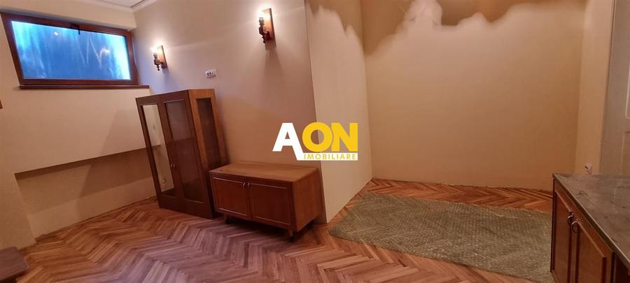 Spatiu Comercial Renovat cu Curte Interioara 7 Euro/mp