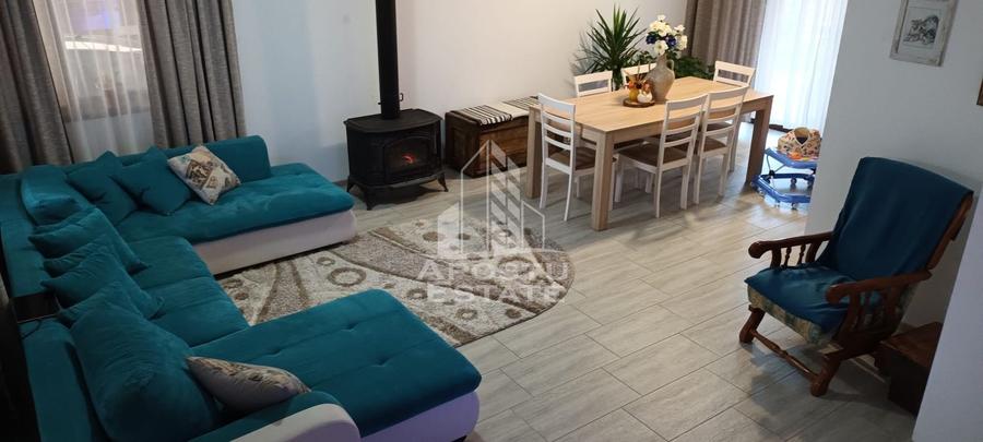 Duplex în Mosnita Noua situat în apropiere de drumul principal.