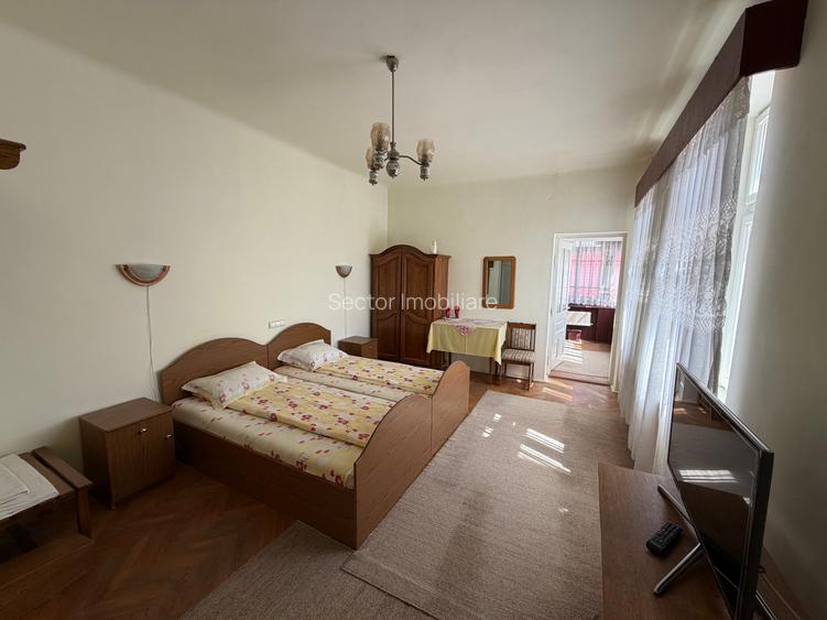 Vilă istorică de vânzare Castel Aura Buzescu Bușteni str. Victoriei nr. 11