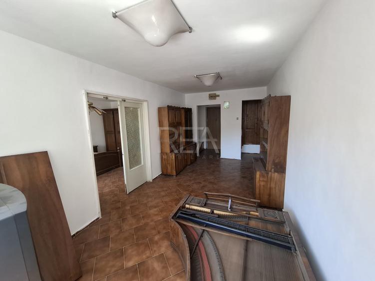 3 camere, et 4/10, anvelopat, 84 mp-Gorjului