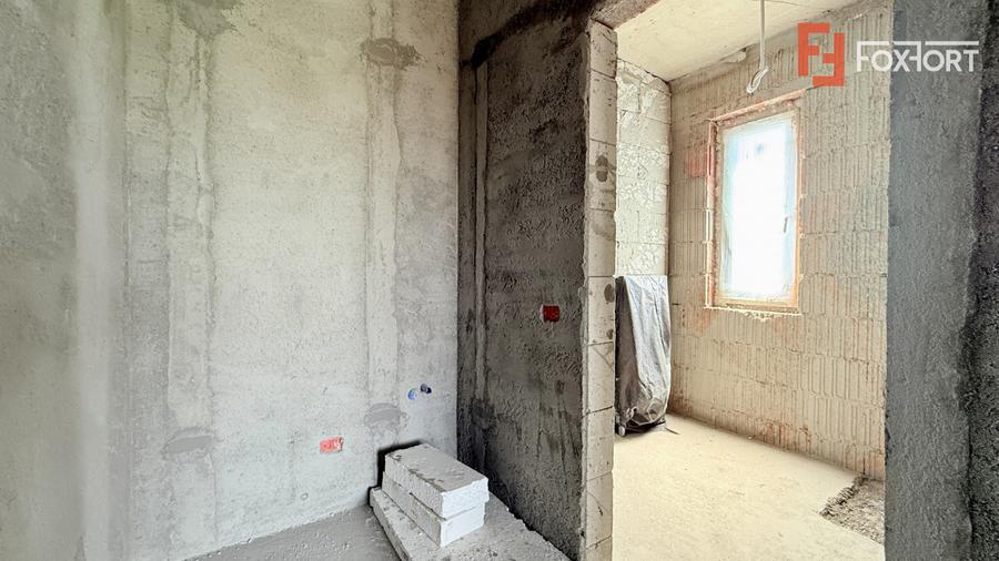 Apartament de vanzare, 3 camere + 300 mp curte - Mosnita - Drumul Boilor