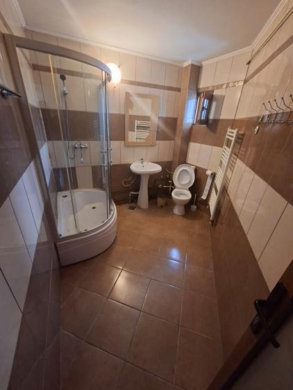 Apartament 2 camere decomandat, zona Podu de Fier