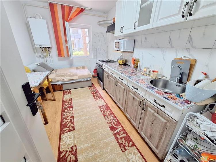 Apartament 3 camere decomandate, parter, zona Energiei