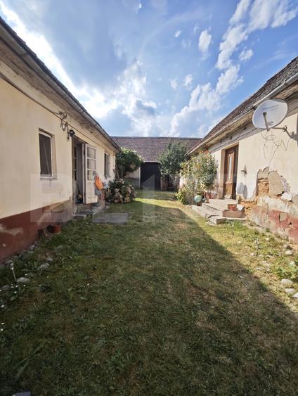 Casă de vanzare, 2 corpuri, 120 mp, teren 454 mp, zona Dumbrăvița
