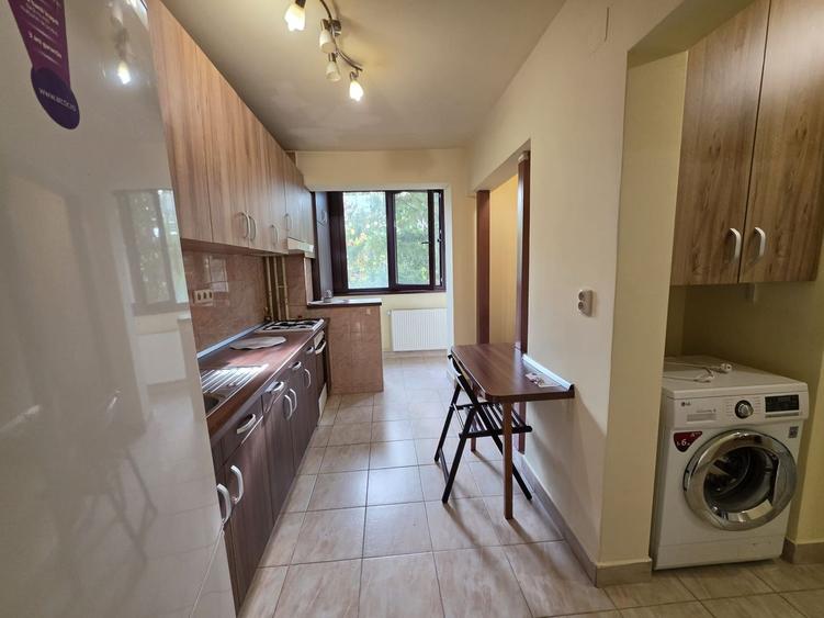 Apartament 3 camere, finisat modern, etaj 3, bloc cu lift, Brancusi