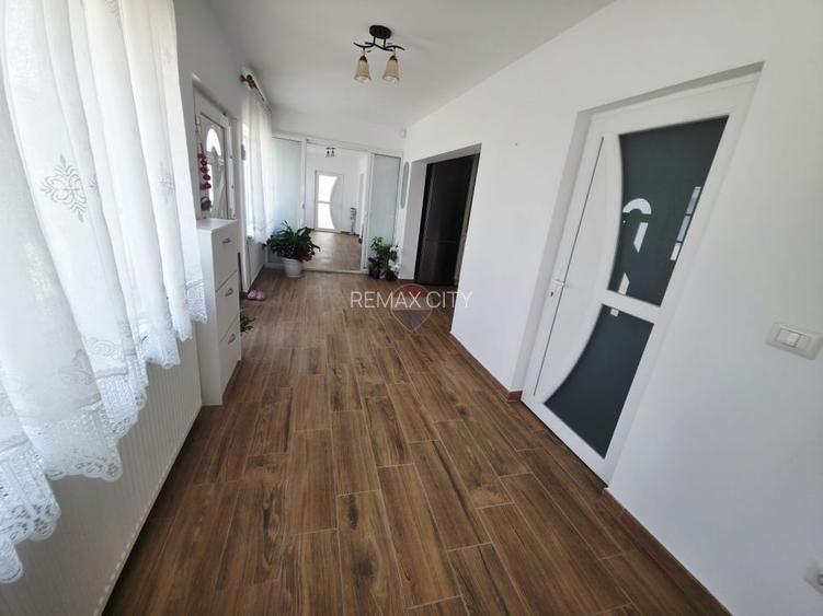 Casă / Vilă cu 3 camere de vânzare - 31