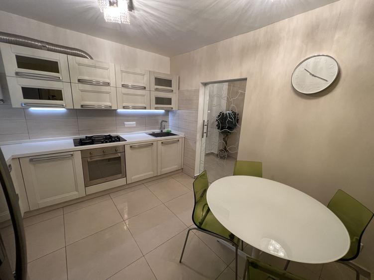 Apartament Lux 4 camere metrou loc parcare