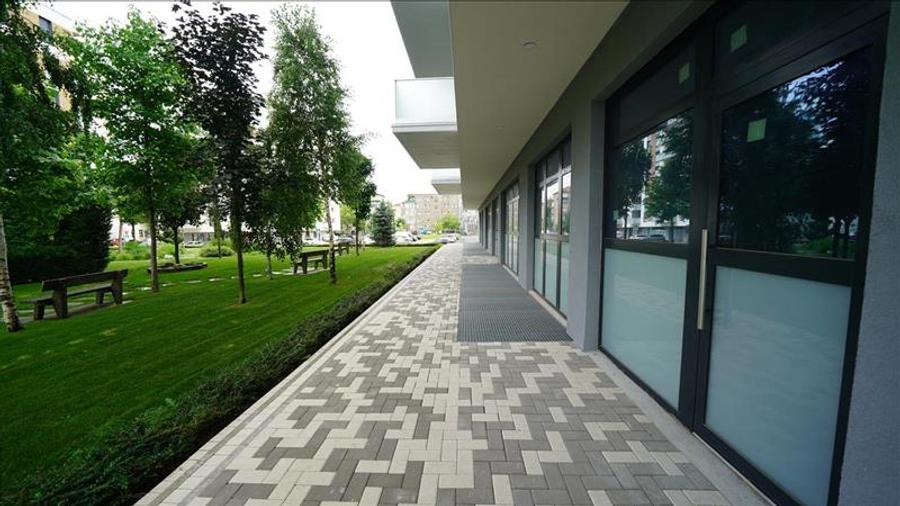 Spatiu comercial | Complex rezidential nou | Nufarul | 15 parcari incluse