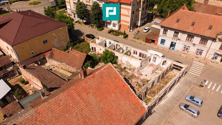 TEREN INTRAVILAN CENTRU LIPOVA 419MP
