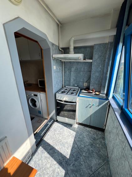 VÂND APARTAMENT 2 CAMERE DECOMANDAT et,3 – ZONA VASILE AARON