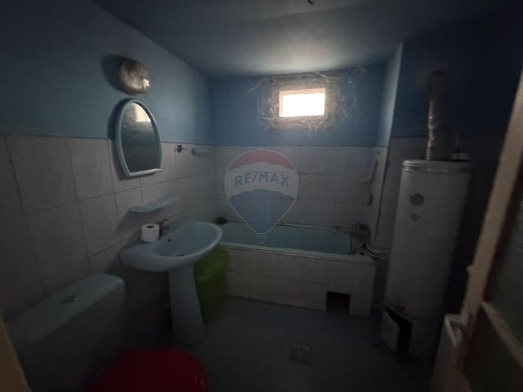 Casă cu teren Tifesti