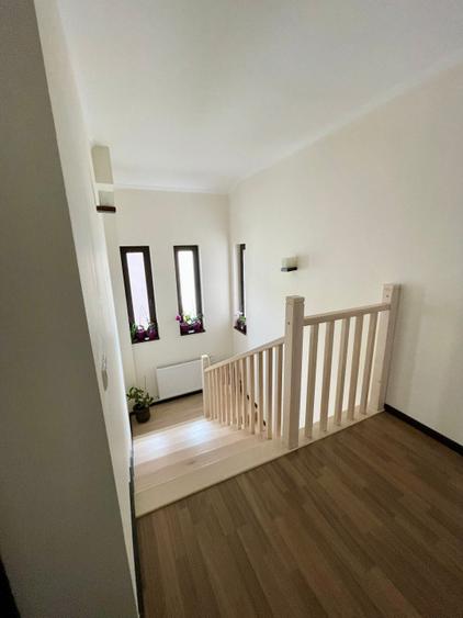 Casa individuală , 300mp utili, 500mp teren
