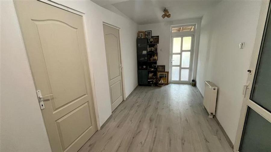 Apartament 3 camere, pe 2 nivele cu curte, in Bucium